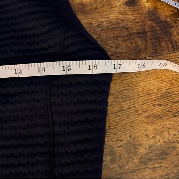 Lady Hagen Navy Blue Vest. Textured Material. Size Medium - Picture 4 of 6